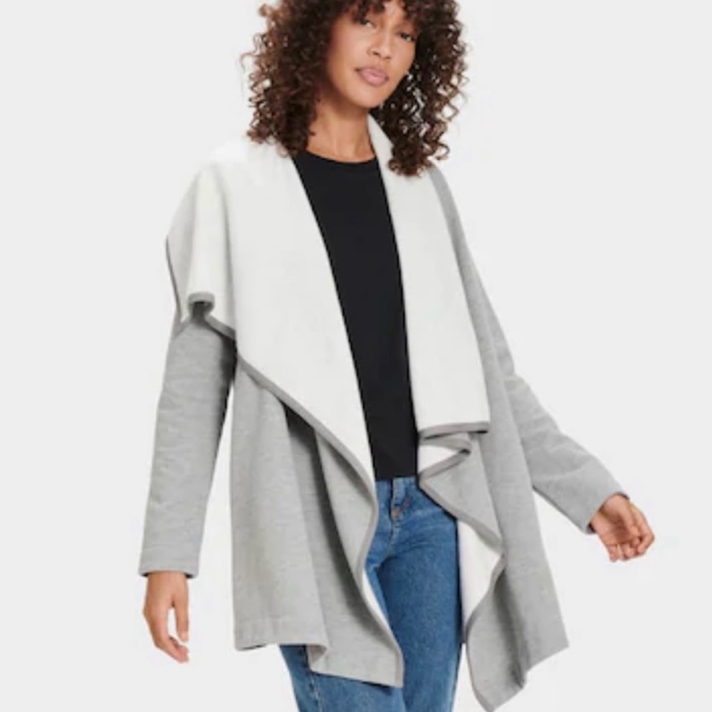 UGG Janni Fleece Gray and White Cardigan Excellent Pre-Owned Condition Size XS